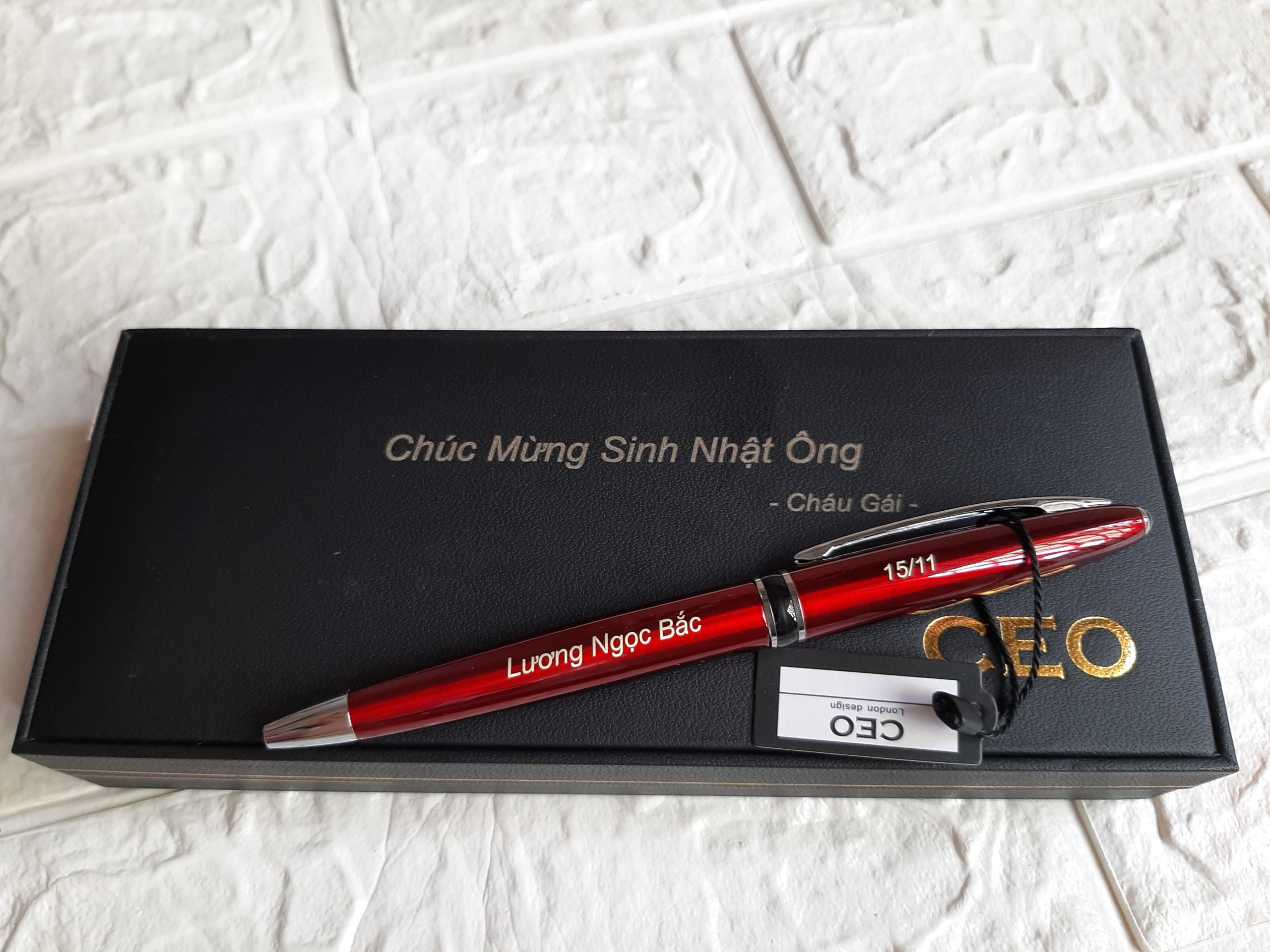 Bút Ký Khắc Tên