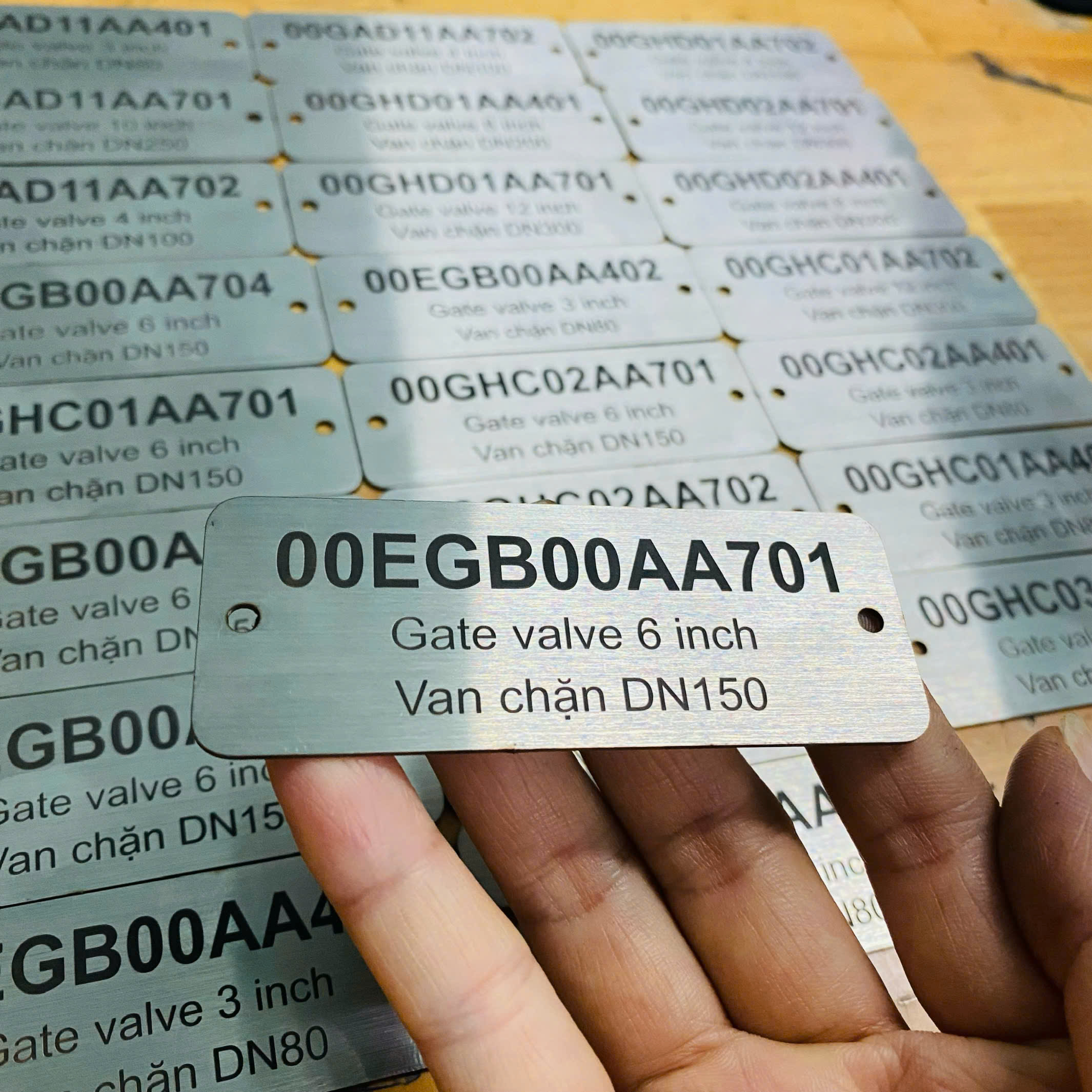 Tem mác máy động cơ