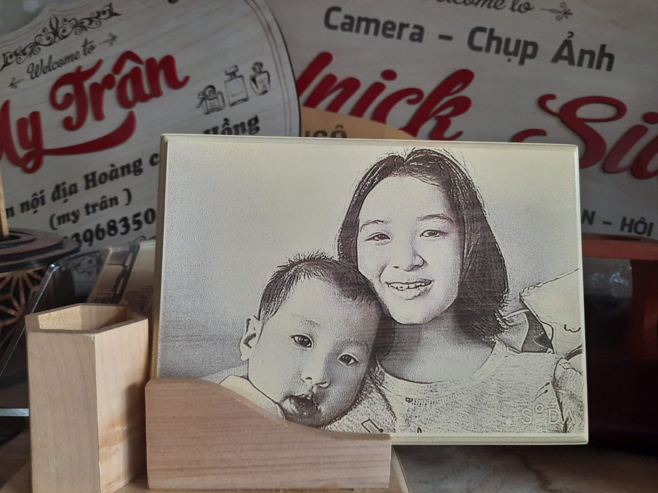 Tranh gỗ khắc tên theo yêu cầu