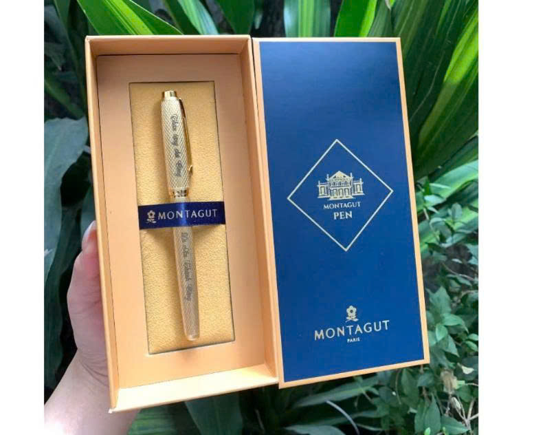 Bút ký Montagut MTG068 màu vàng dập vân, khắc tên miễn phí
