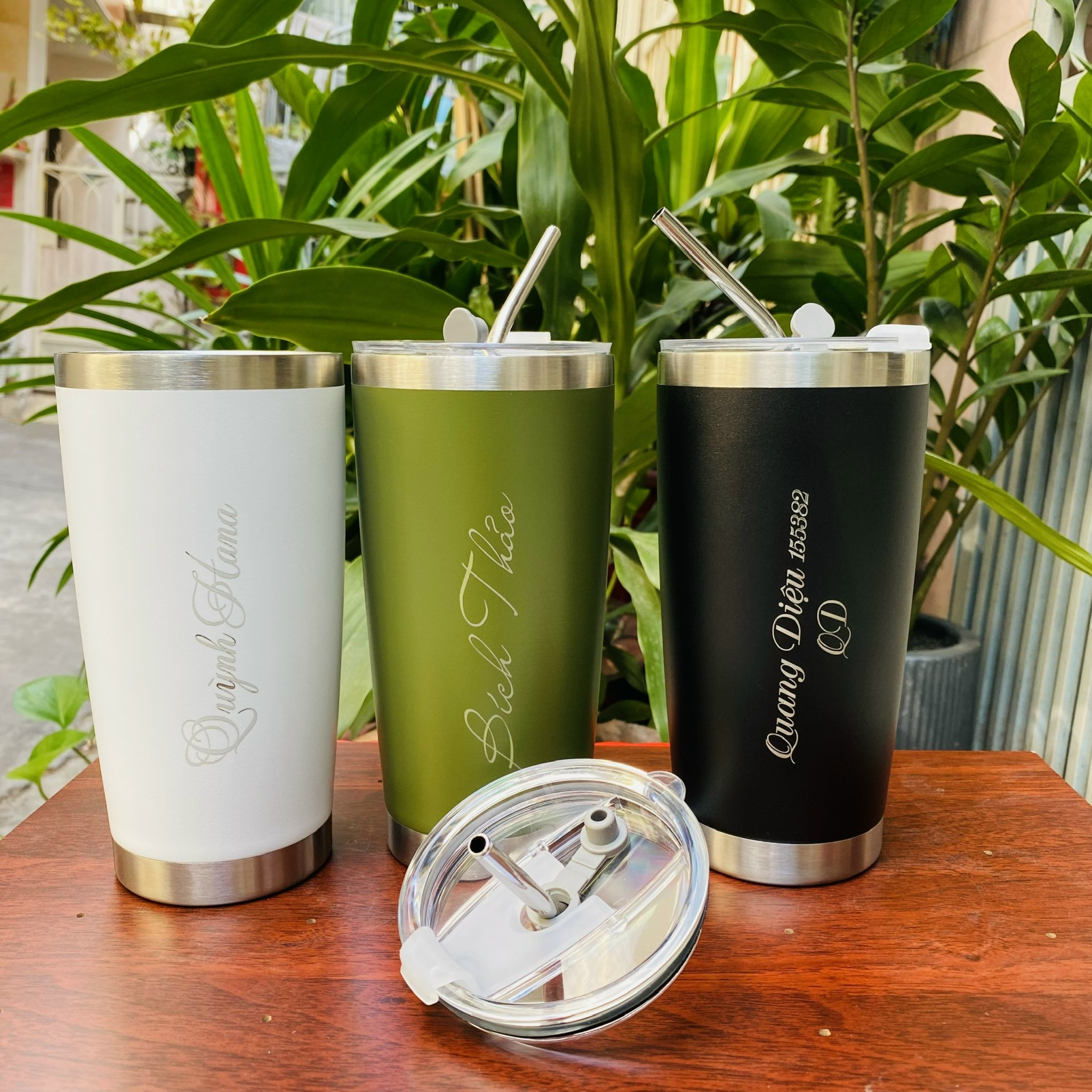Dịch vụ khắc laser bình giữ nhiệt theo yêu cầu