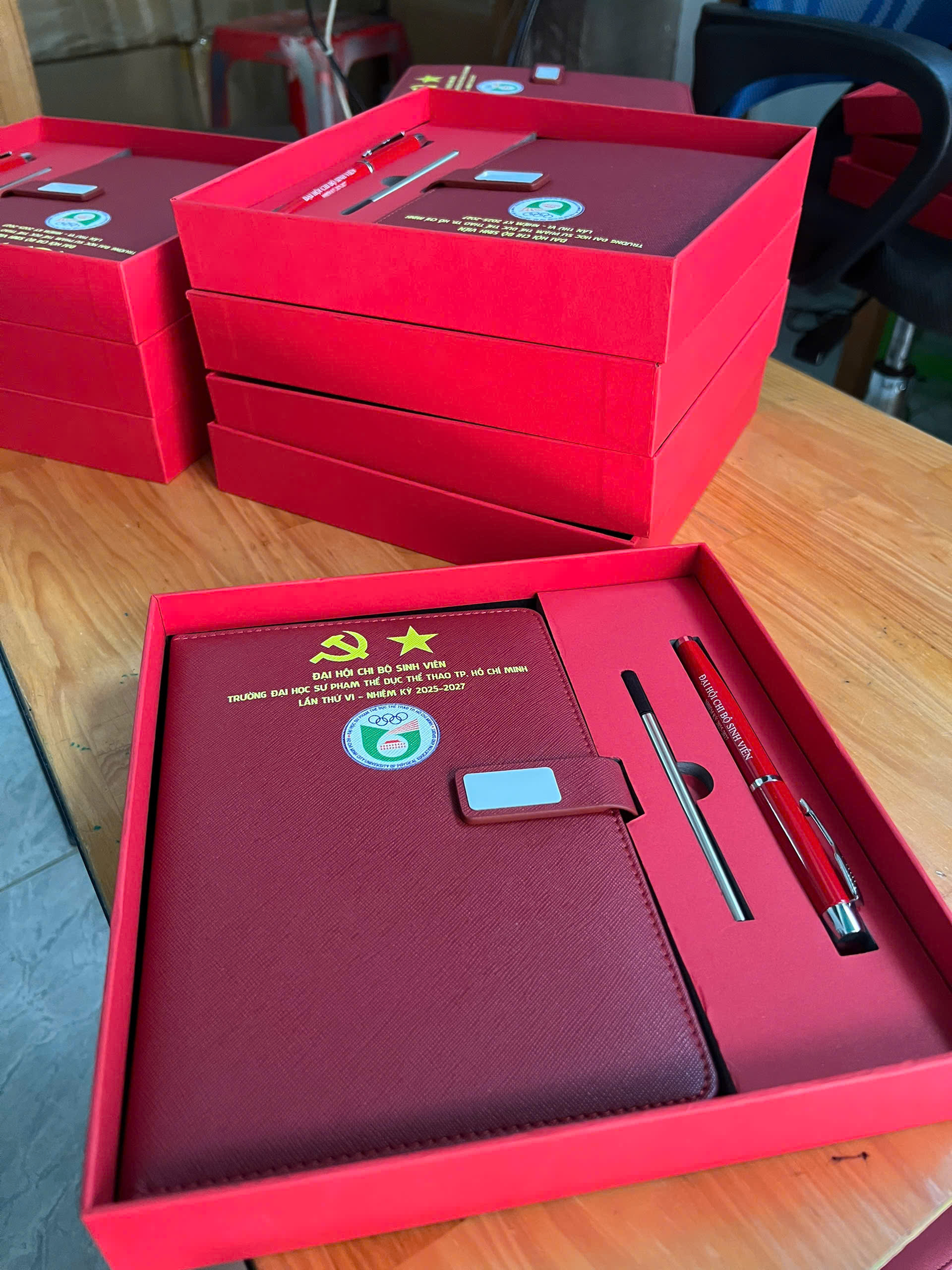 Quà Tặng Sự Kiện Đại Hội - Đảng Bộ Sổ Tay Da Bút ký cao cấp Khắc Laser-In UV-In Offset Hồ Chí Minh-Hà Nội