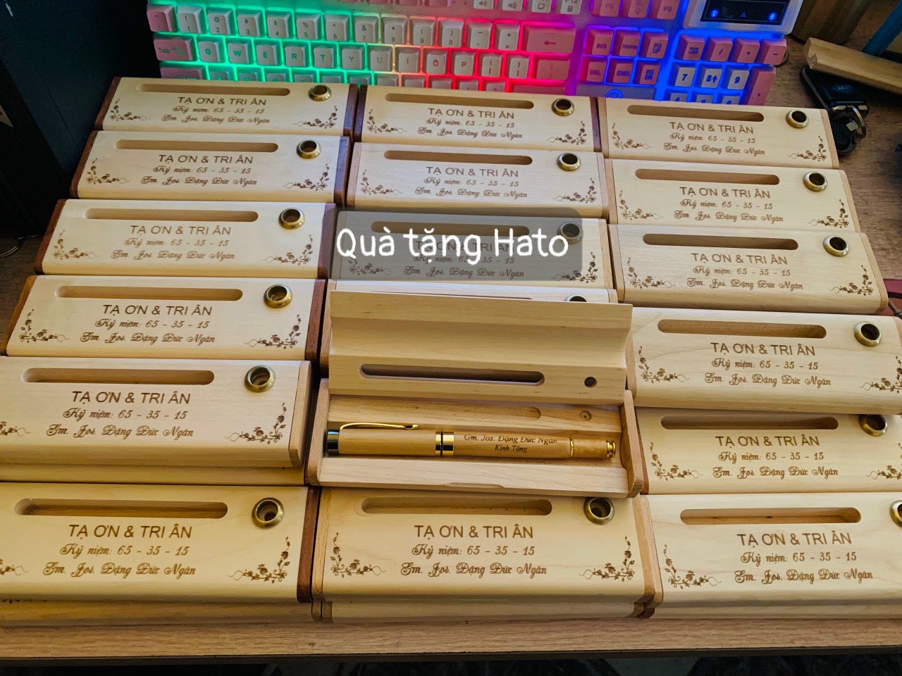 Bút gỗ doanh nhân , sinh viên