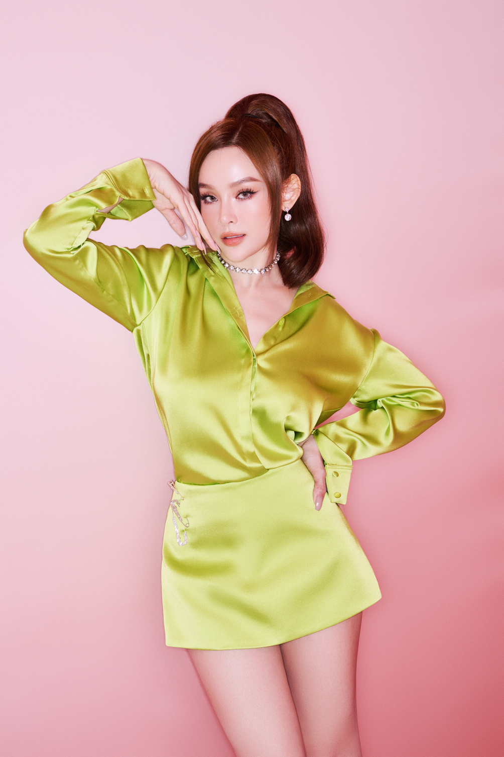 Yêu kiều thanh lịch vẫn chiếm trọn Spotlight
