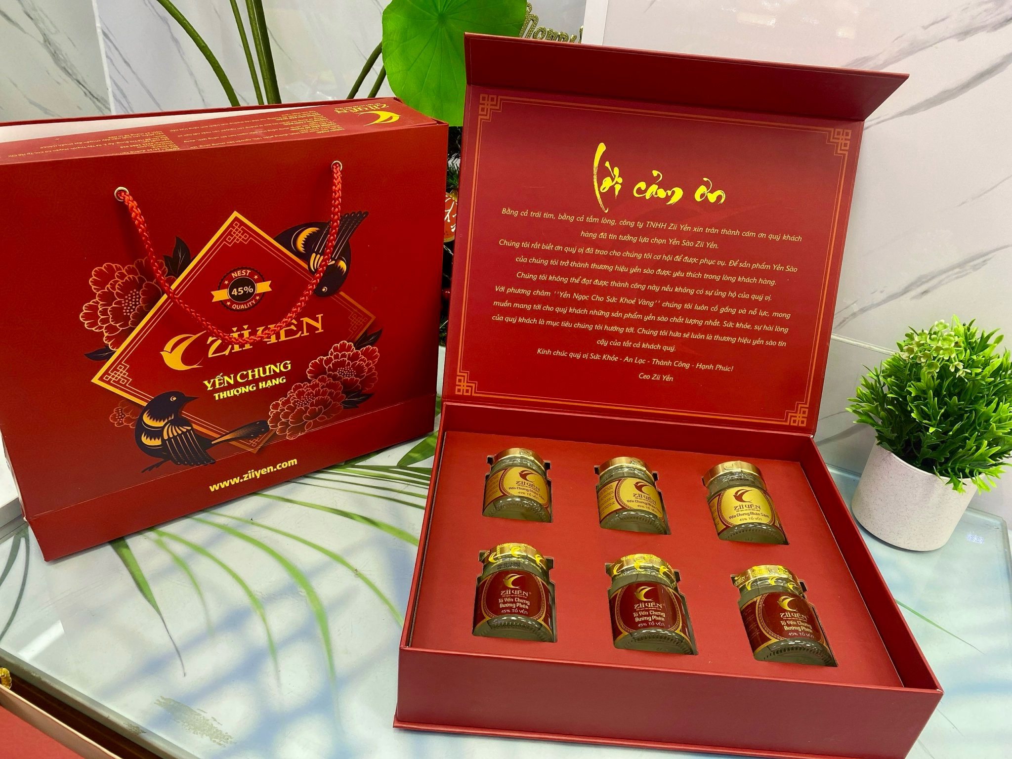 Hộp Quà Tặng 6 Hũ Yến Chưng Thượng Hạng Mix Vị