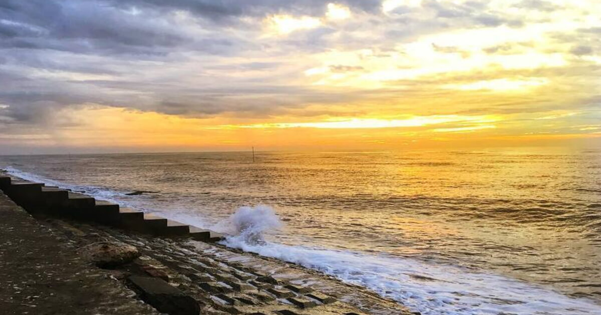 Biển Thịnh Long – Điểm Trốn Nóng Hoang Sơ, Đẹp Bất Ngờ Ngay Gần Hà Nội