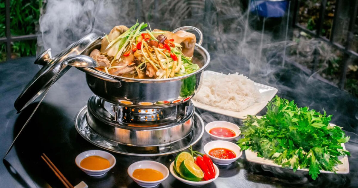 Thưởng Thức Quán Ăn Đêm Ninh Bình Đặc Sản Khi Phố Lên Đèn Nhộn Nhịp