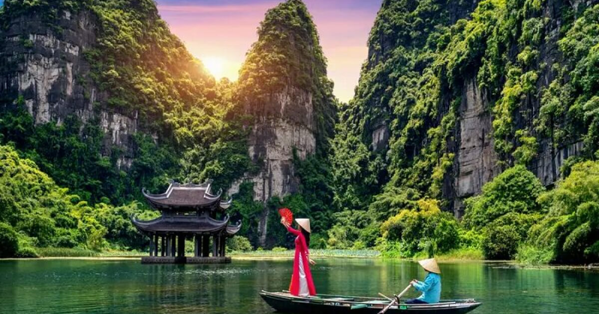 Top 10 Địa Điểm Du Lịch Ninh Bình Đẹp Nhất Không Nên Bỏ Lỡ