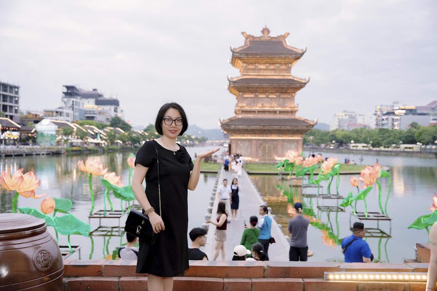Phố cổ Hoa Lư lung linh trong hành trình Ninh Bình