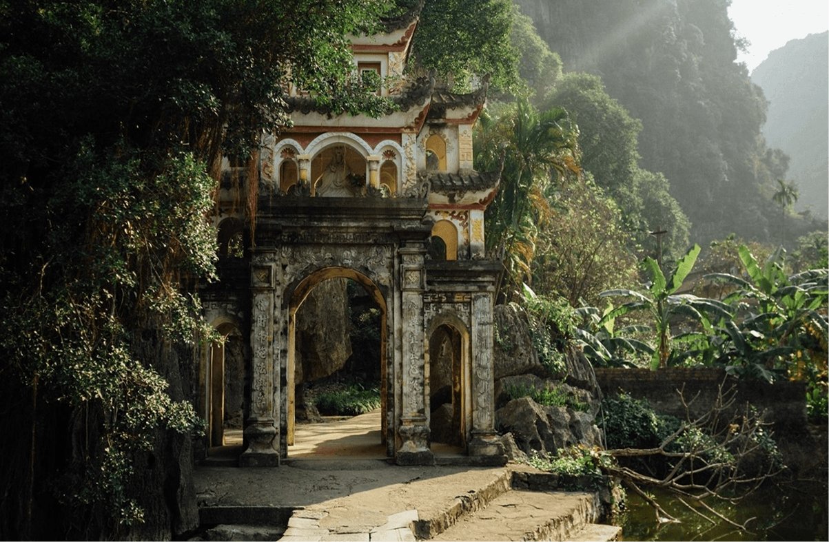 Bích Động – chùa cổ giữa núi non “Nam thiên đệ nhị động”