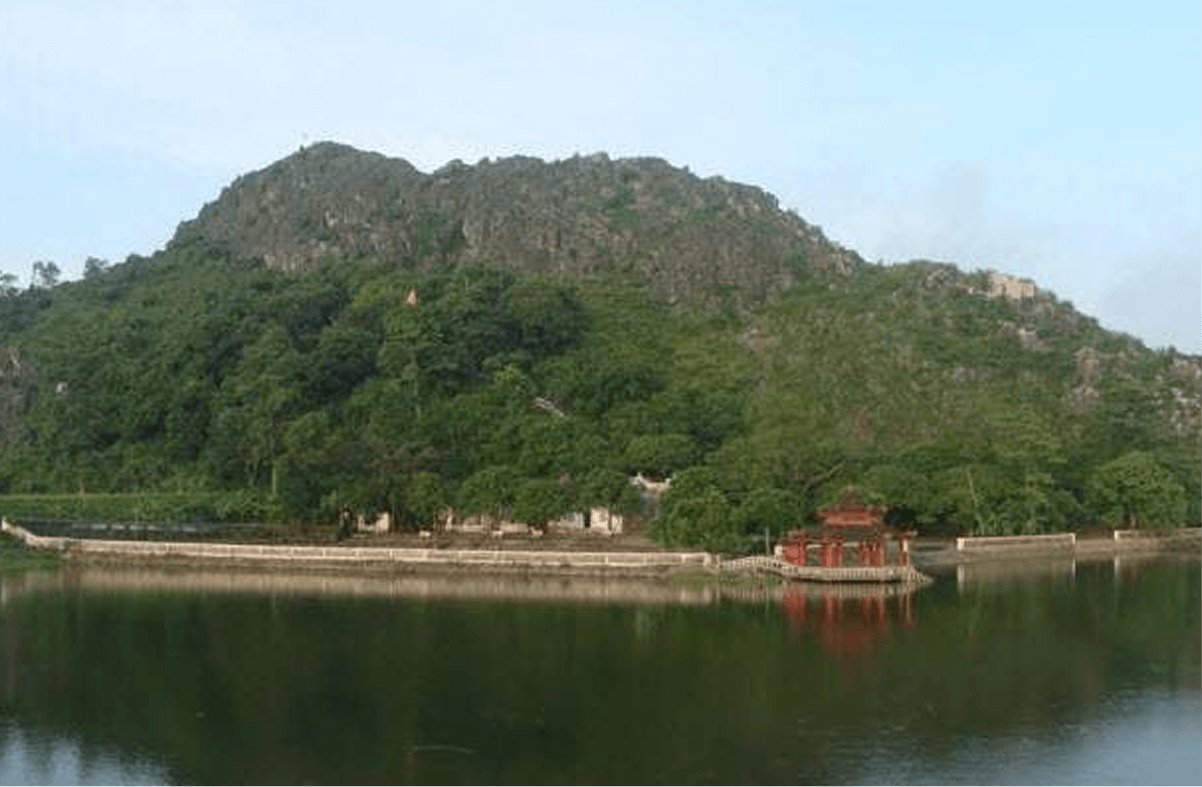 Cụm Chùa, Đền Nổi Bật Tại Bát Cảnh Sơn