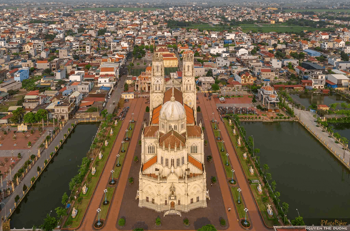 Đền Thánh Kiên Lao 