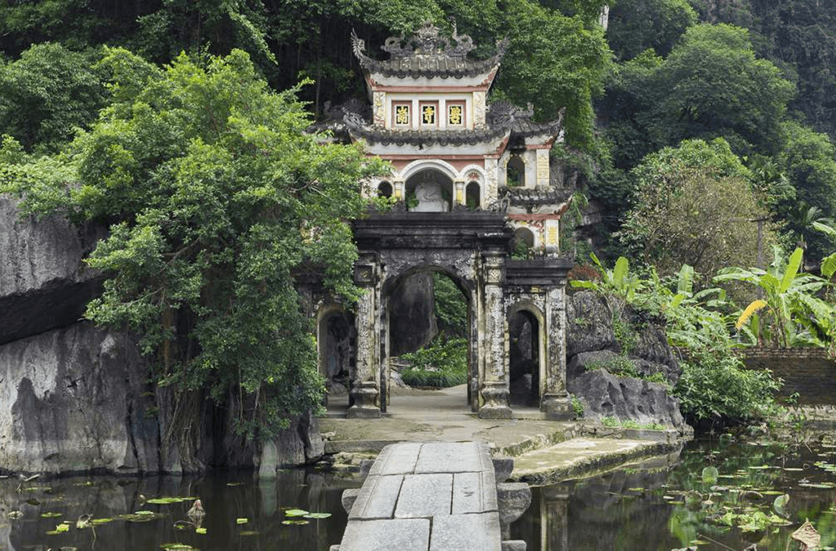 Giới Thiệu Điểm Check-In Chùa Bích Động – Ninh Bình