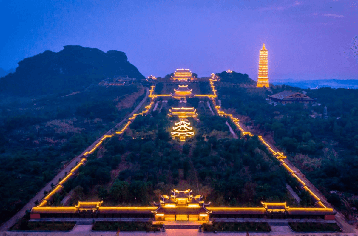 Lễ chùa đầu năm - Nét đẹp tâm linh trên vùng đất Ninh Bình