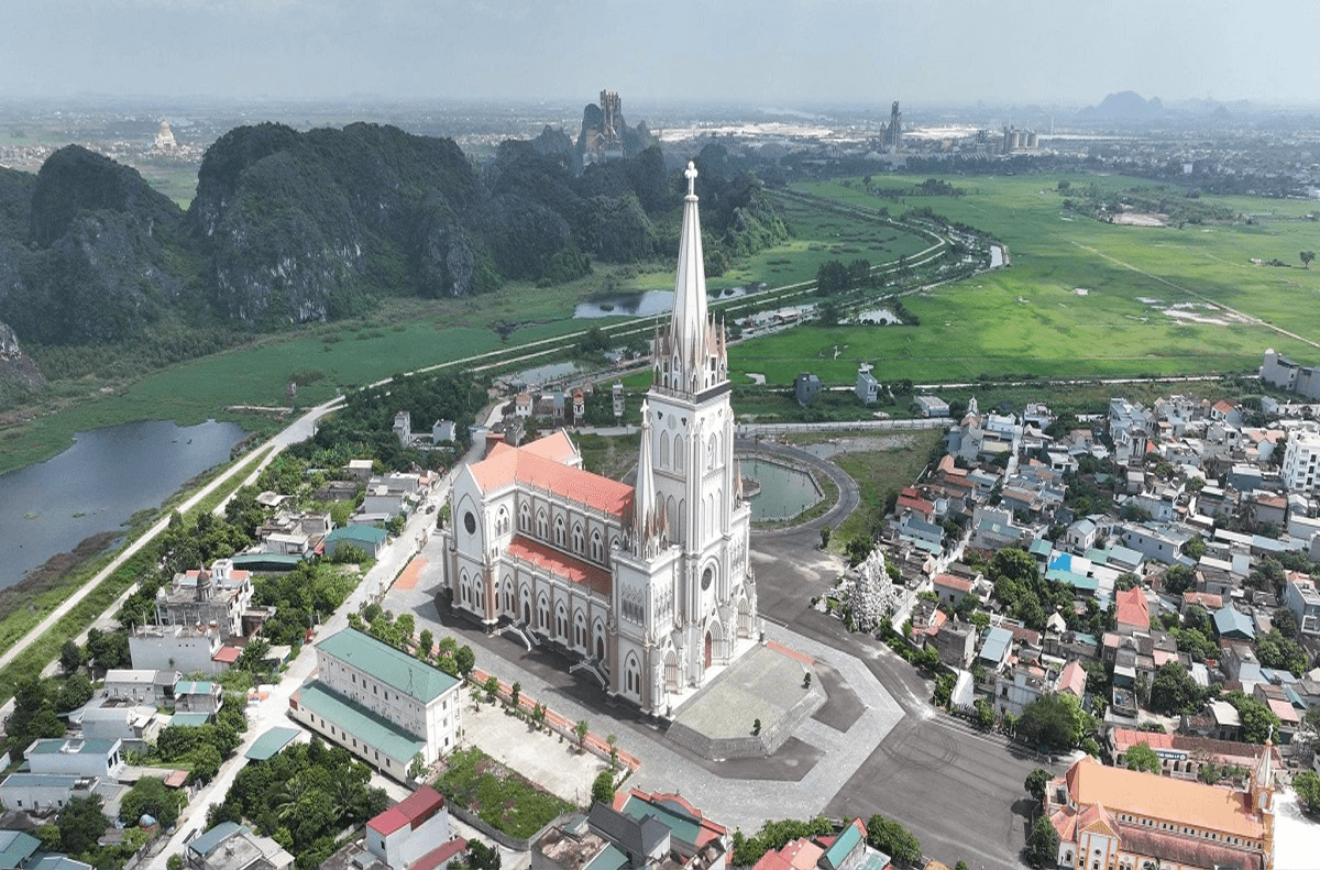 Tổng Quan Nhà Thờ Lãng Vân 