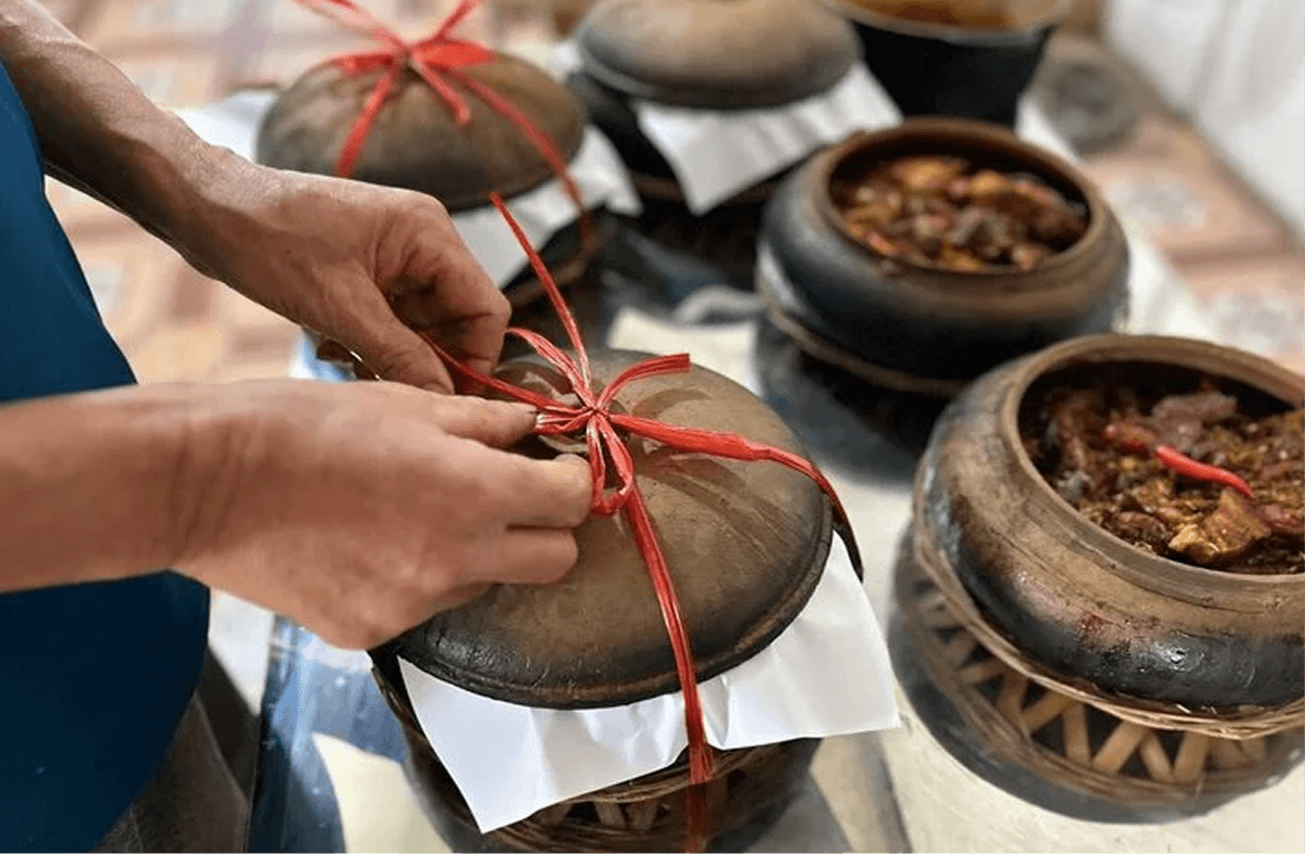 Mua cá kho qua các kênh đặt hàng online