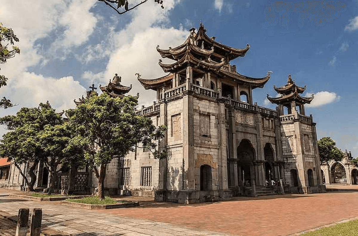 Nhà thờ đá Phát Diệm