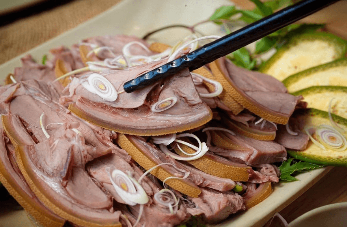  Thịt dê núi