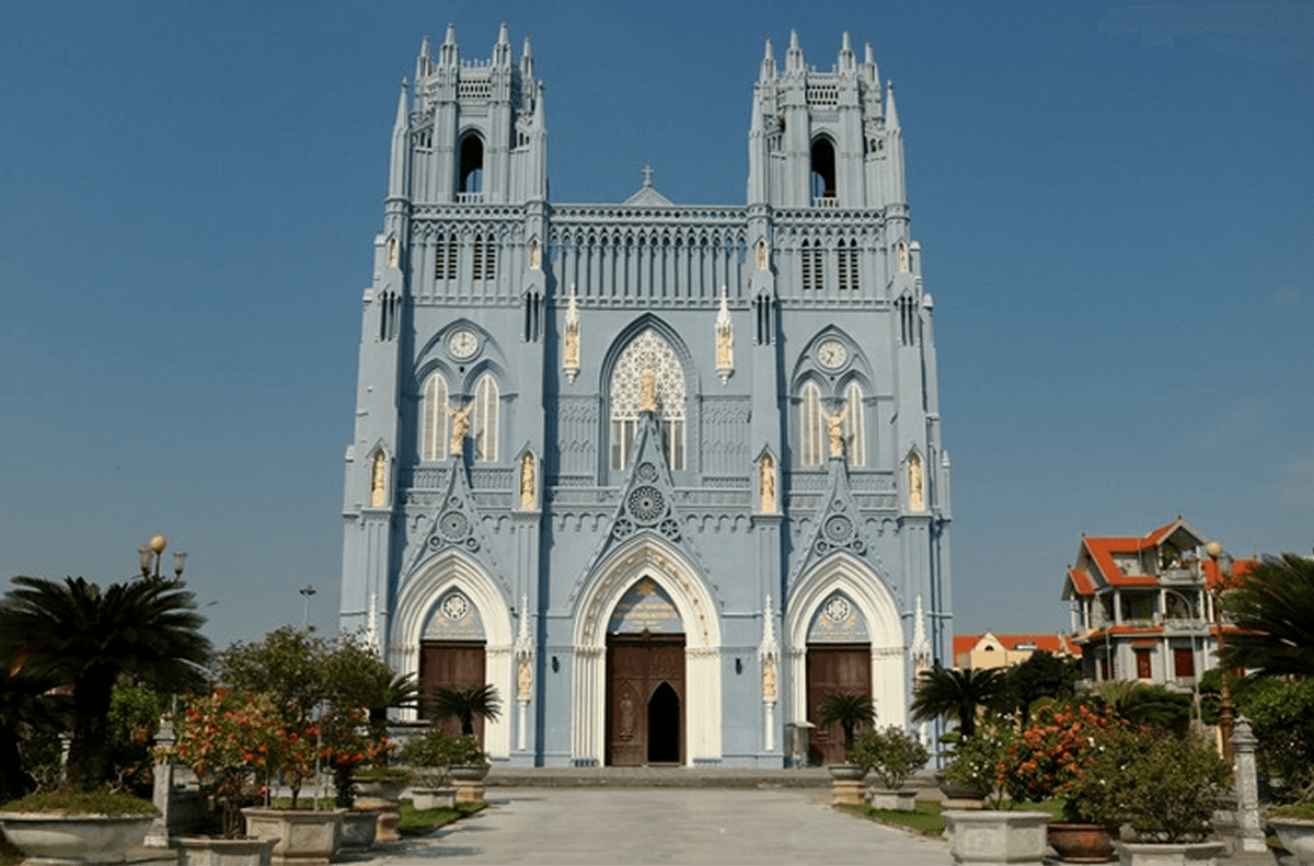 Thời điểm lý tưởng để tham quan Vương Cung Thánh Đường Phú Nhai