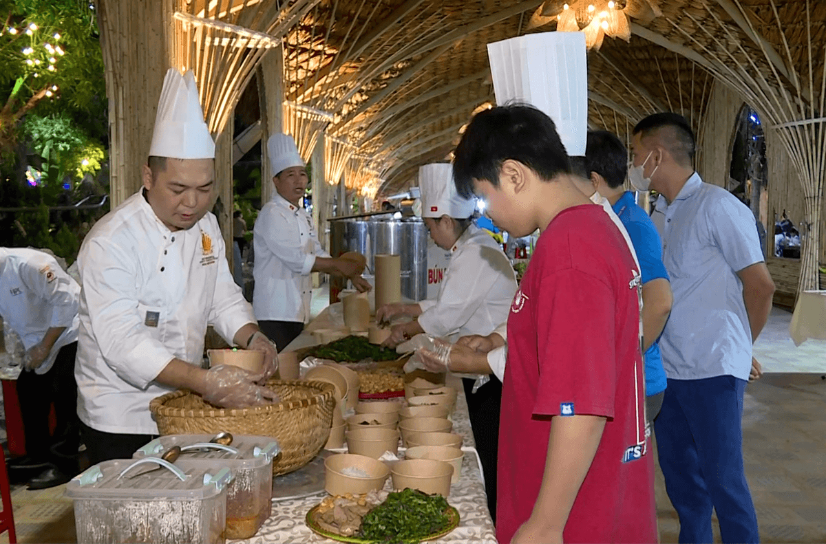 Thưởng thức ẩm thực đặc sản Ninh Bình