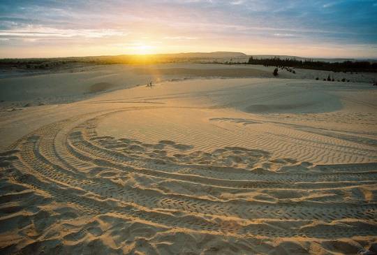 Điểm Hẹn - Hà Nội - Cam Ranh - Phan Rang - Vĩnh Hy - Bàu Trắng - Mũi Né- Vũng Tàu - Thành Phố Hồ Chí Minh - Điểm Hẹn (7 Ngày 6 Đêm)