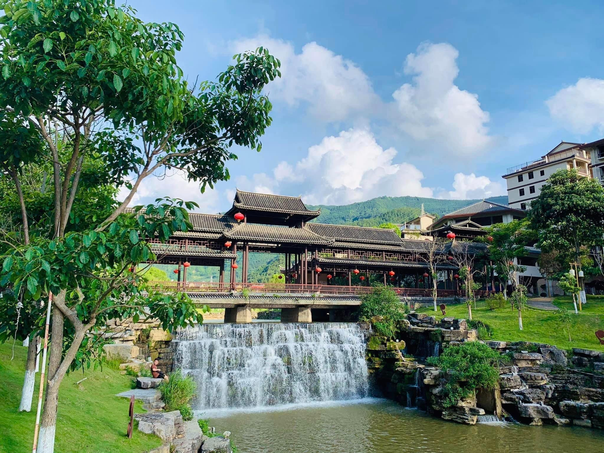 Ninh Bình - Hà Nội - Lào Cai - Hà Khẩu – Bình Biên – Khai Viễn – Di Lặc  - Kiến Thủy- Mông Tự - Hà Khẩu – Lào Cai – Hà Nội