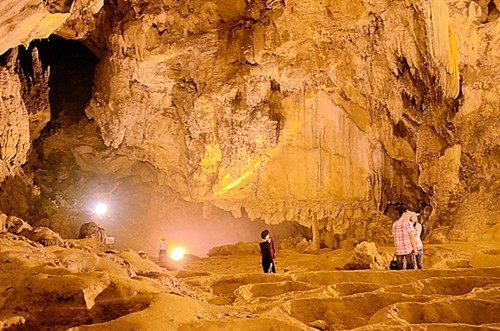 NINH BÌNH - HỒ BA BỂ - THÁC BẢN GIỐC - CHÙA PHẬT TÍCH TRÚC LÂM  ĐỘNG NGƯỜM NGAO - HANG PẮC PÓ - NINH BÌNH