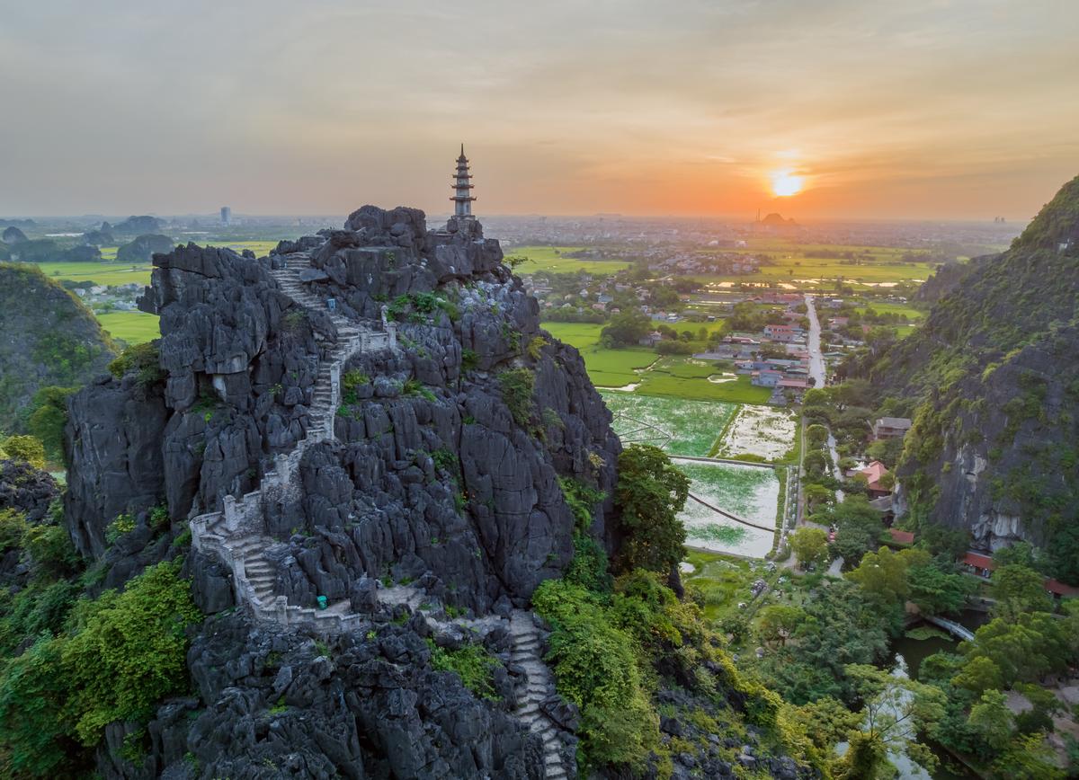 Khu du lịch Hang Múa