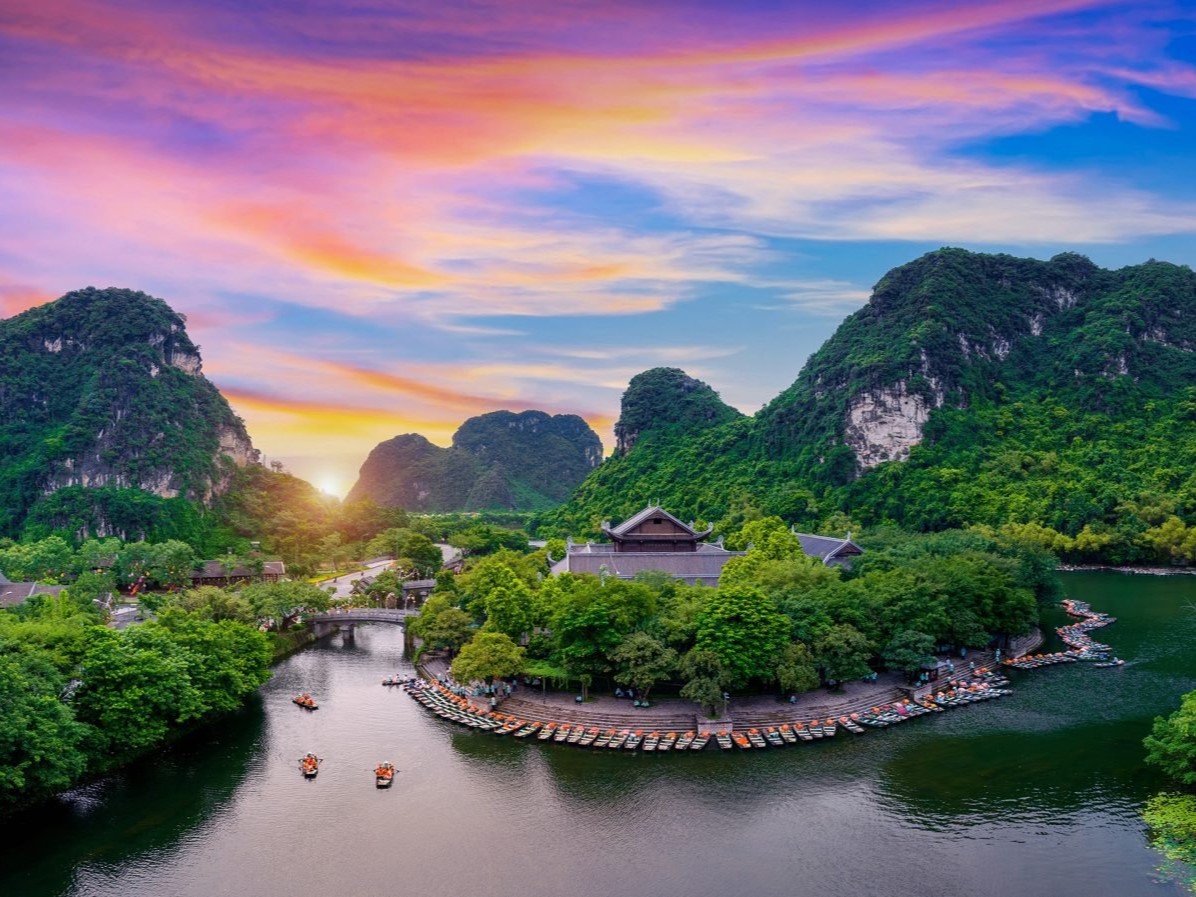 Hoa Lư - Tam Cốc - Hang Múa - Bái Đính - Tràng An | Tour Ninh Bình 2 ngày 1 đêm