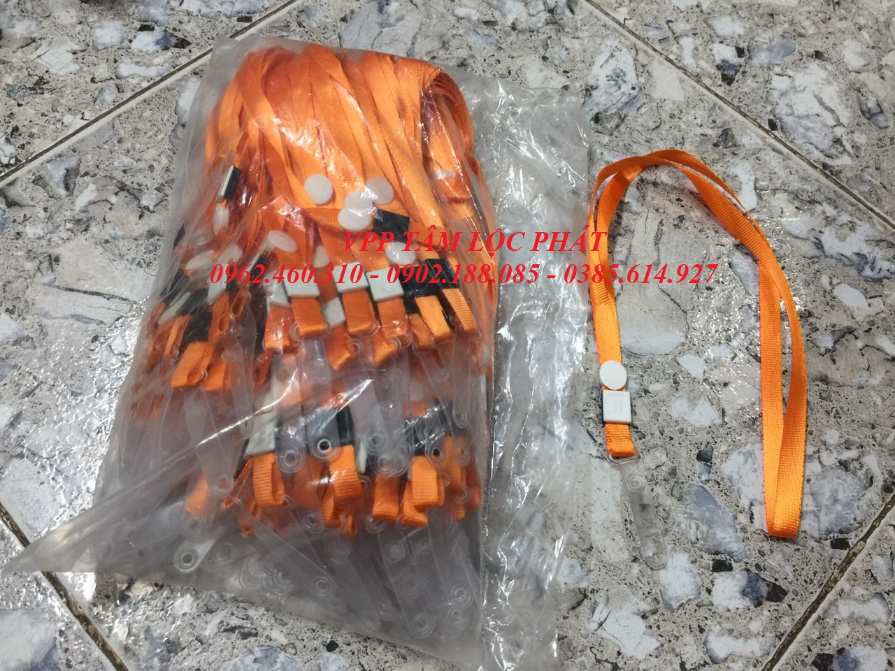 DÂY ĐEO THẺ LỤA MÓC NHỰA MÀU CAM (loại 1)