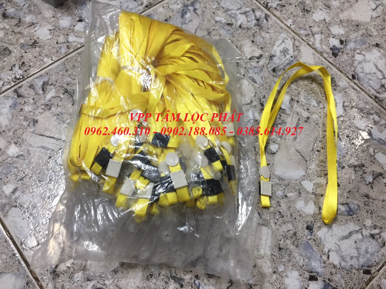 DÂY ĐEO THẺ LỤA MÓC NHỰA MÀU VÀNG (loại 1)