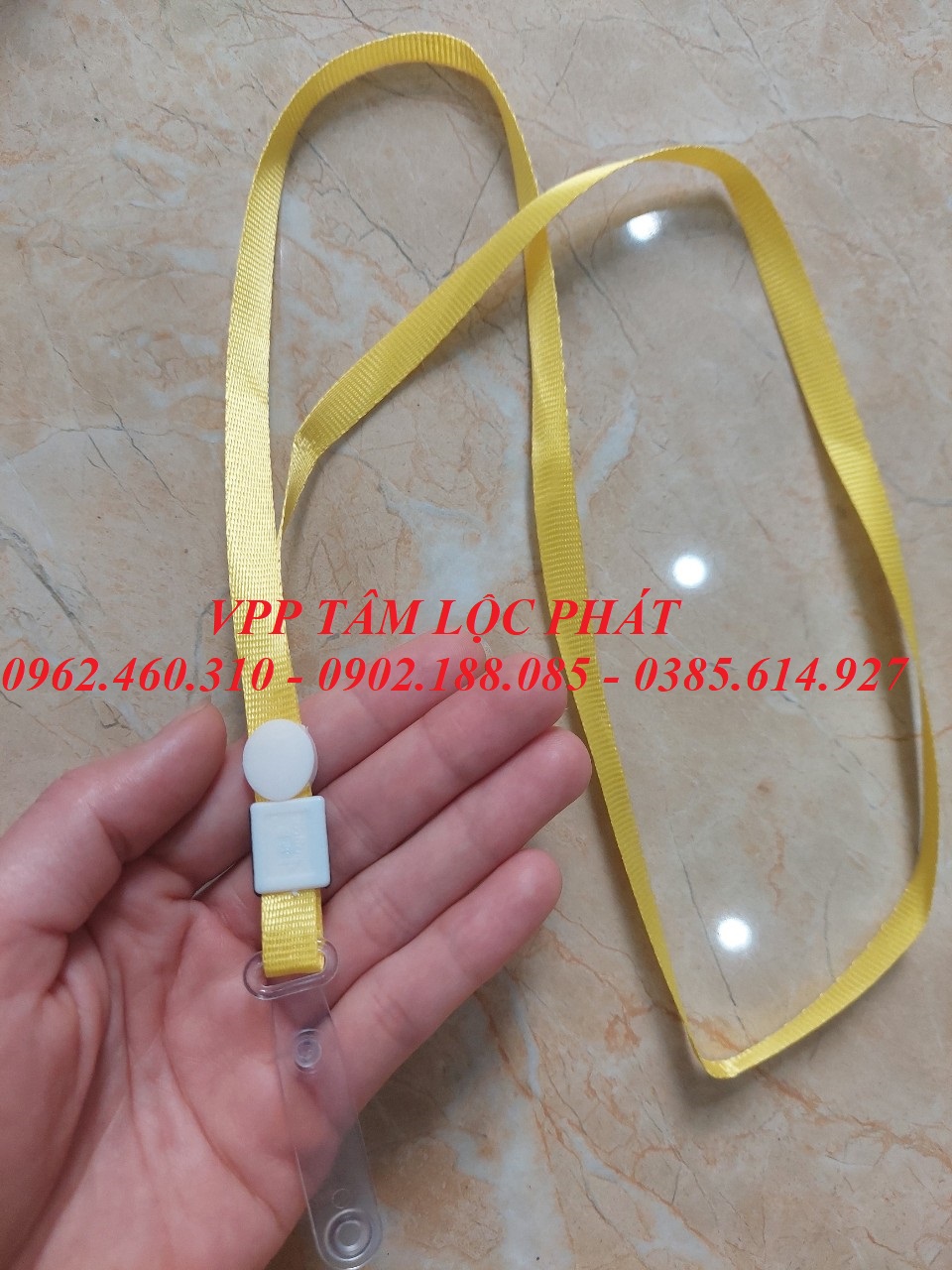DÂY ĐEO THẺ LỤA MÓC NHỰA MÀU VÀNG (loại 1)