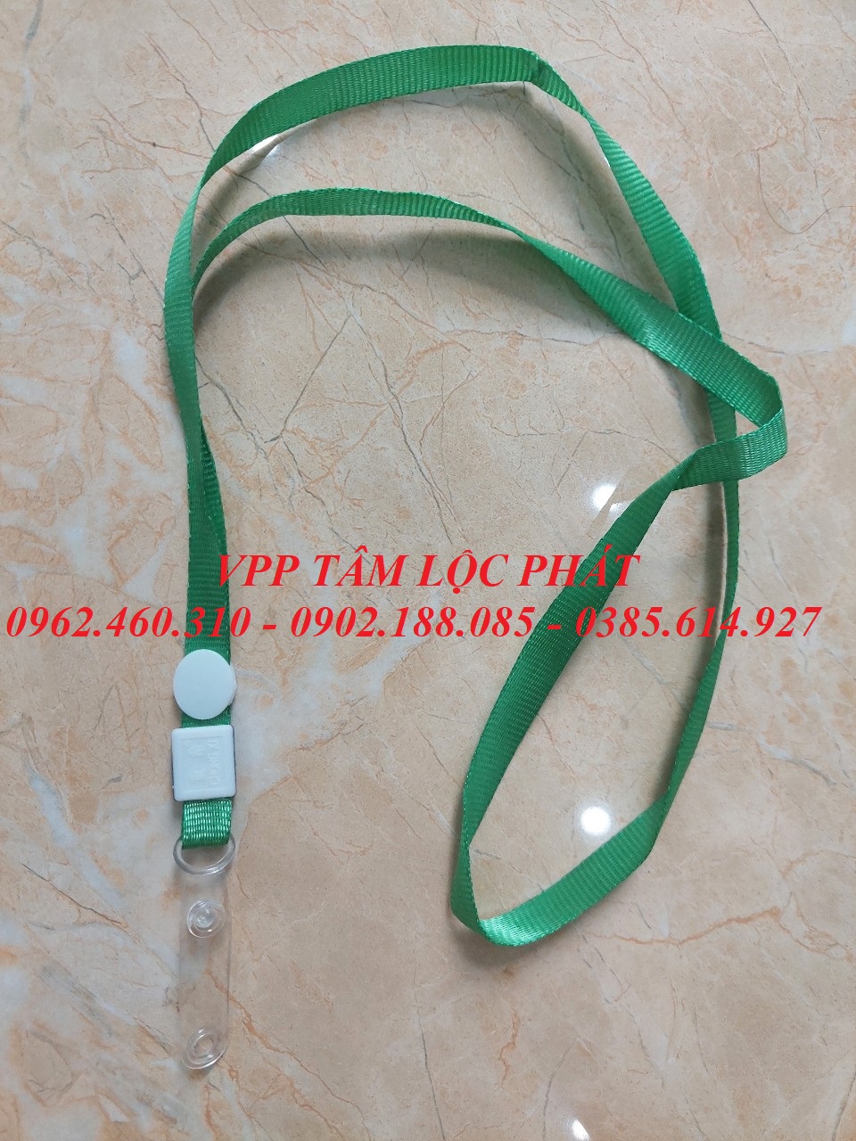 DÂY ĐEO THẺ LỤA MÓC NHỰA MÀU XANH LÁ (loại 1)