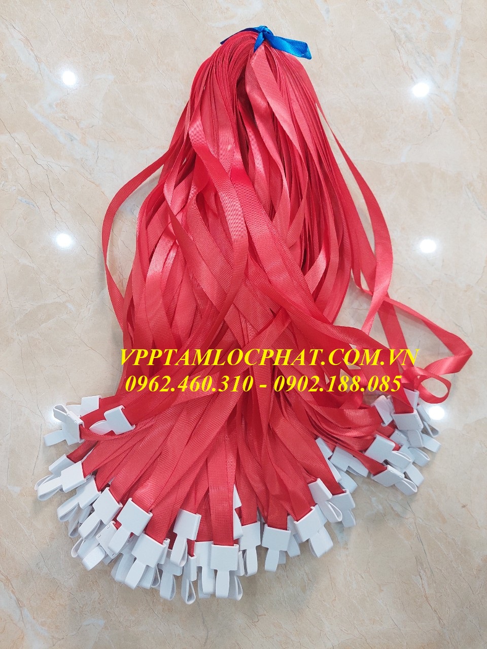 DÂY ĐEO THẺ LỤA MÓC NHỰA GẬP màu đỏ, bản rộng 1.5cm (LOẠI 1)