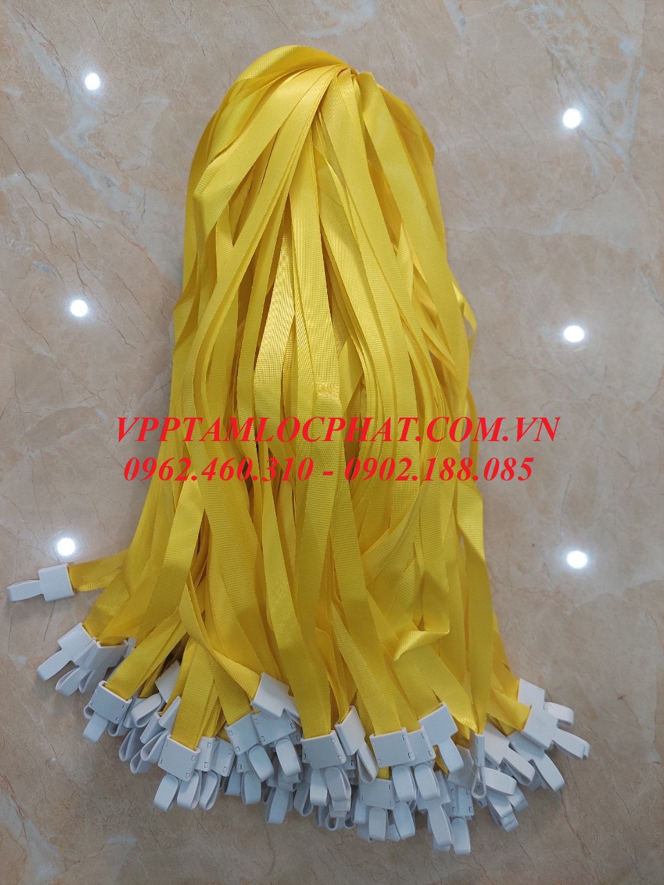 DÂY ĐEO THẺ LỤA MÓC NHỰA GẬP màu vàng, bản rộng 1.5cm (LOẠI 1)