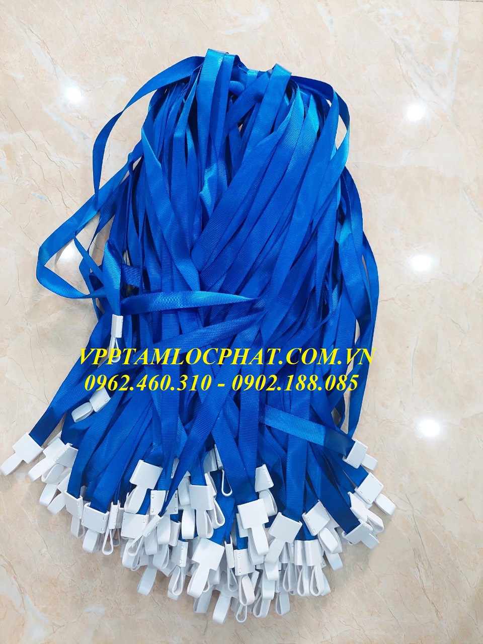 DÂY ĐEO THẺ LỤA MÓC NHỰA GẬP màu xanh biển, bản rộng 1.5cm (LOẠI 1)