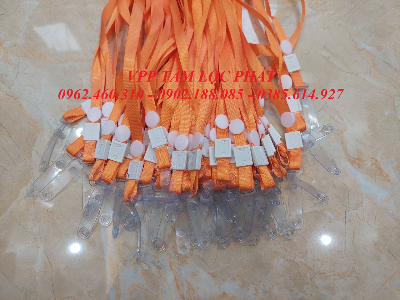 DÂY ĐEO THẺ LỤA MÓC NHỰA MÀU CAM (loại 1)