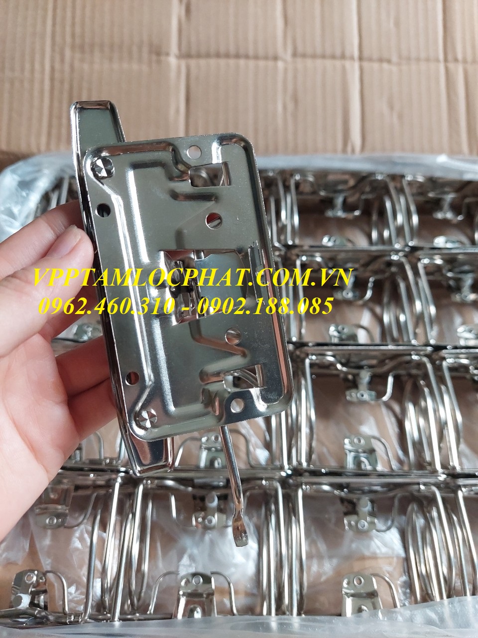 Khóa còng bật 10cm Trà My (gồm khóa còng + nẹp còng)