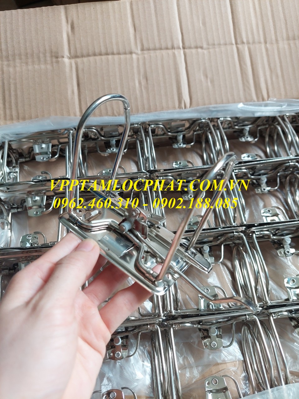 Khóa còng bật 10cm Trà My (gồm khóa còng + nẹp còng)