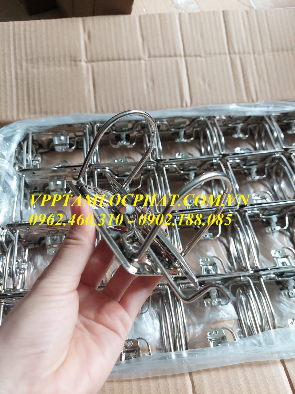 Khóa còng bật 7cm Trà My (gồm khóa còng + nẹp còng)