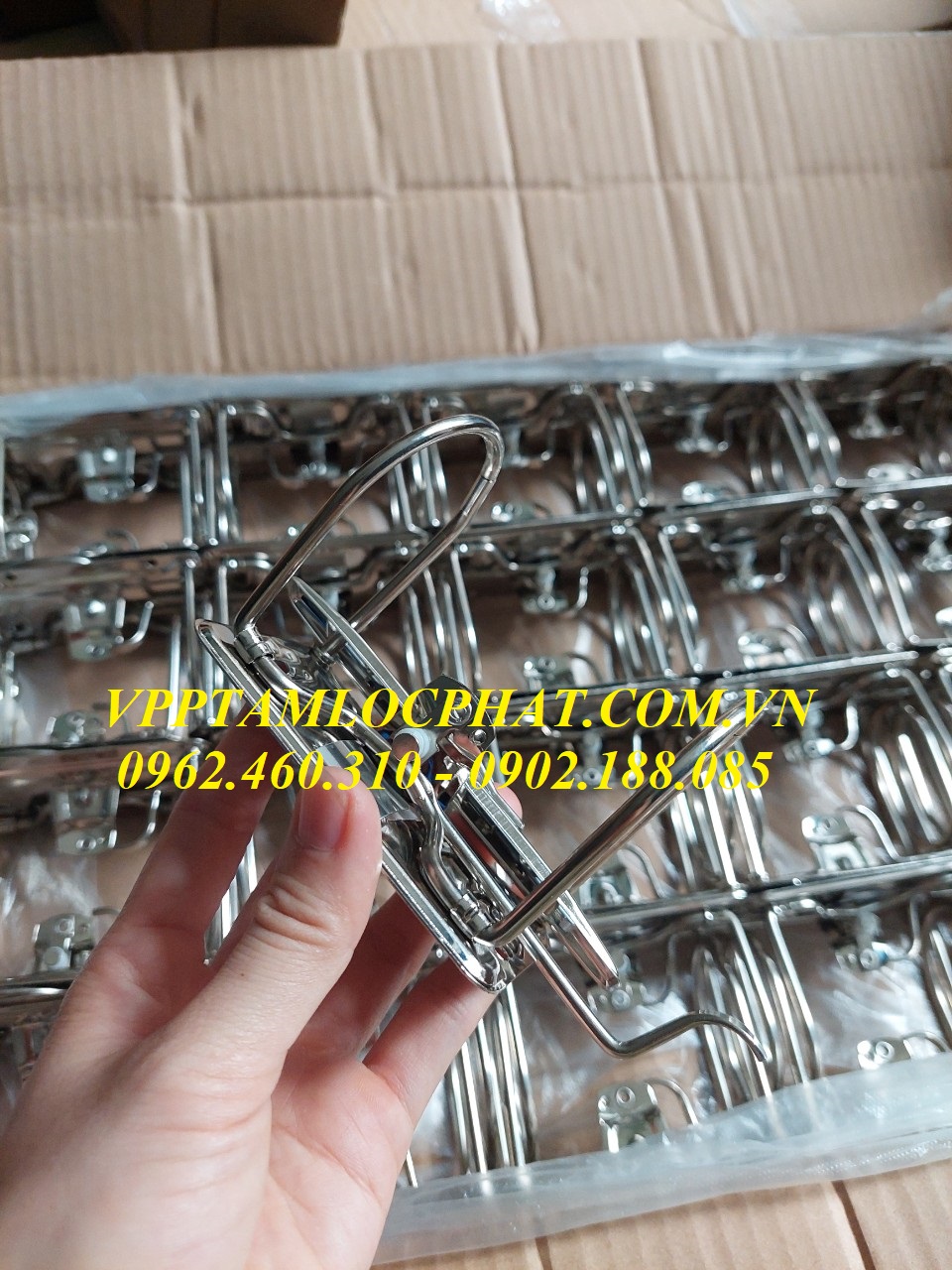 Khóa còng bật 7cm Trà My (gồm khóa còng + nẹp còng)