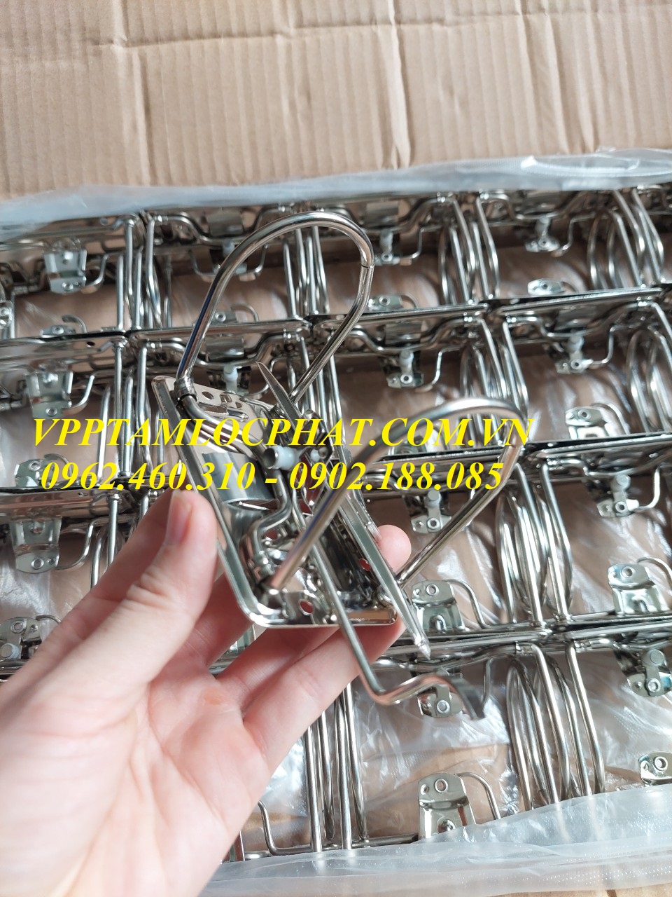 Khóa còng bật 7cm Trà My (gồm khóa còng + nẹp còng)