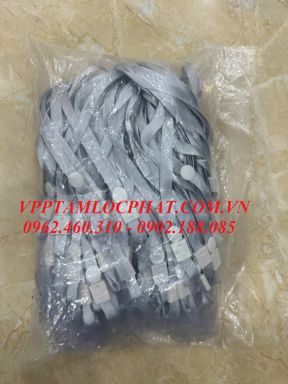 DÂY ĐEO THẺ LỤA MÓC NHỰA MÀU GHI - MÀU XÁM (loại 1)