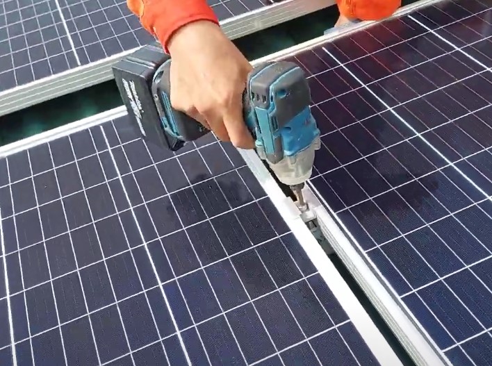 các cách cố định tấm pin năng lượng mặt trời