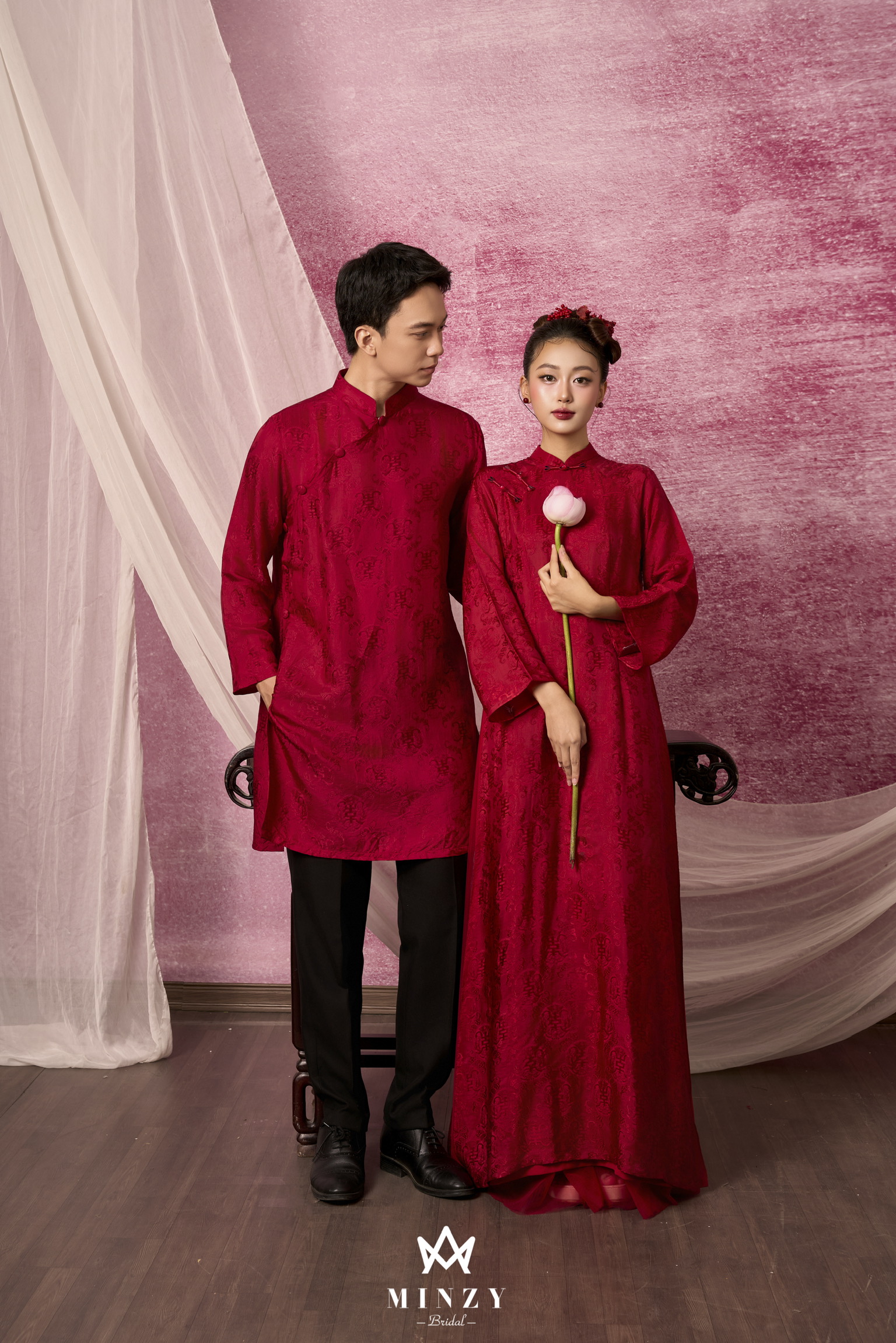 Áo dài cặp đỏ 45