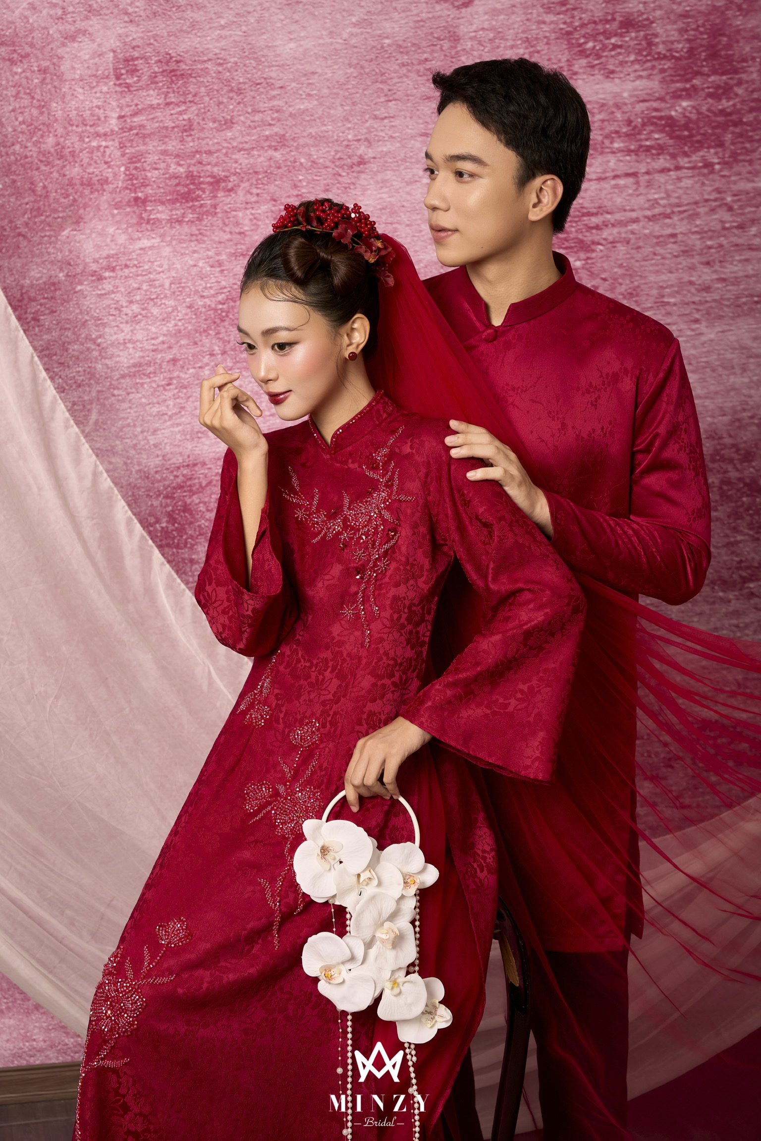 Áo dài cặp đỏ 44