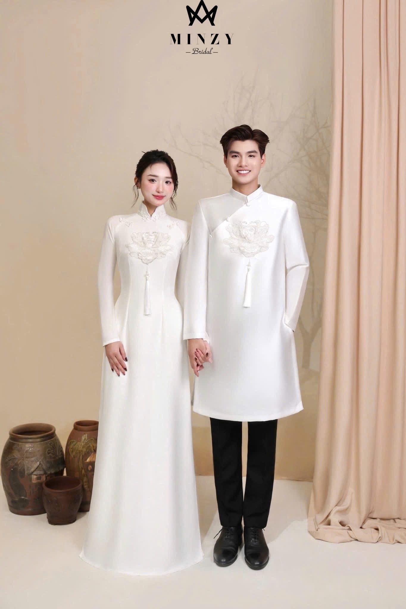 Áo dài cặp trắng 39