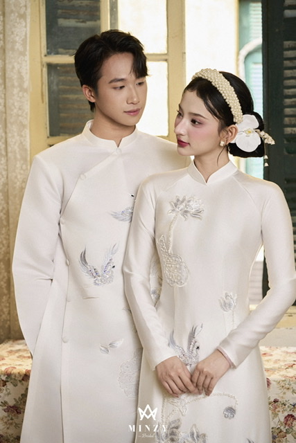 Áo dài cặp trắng 55
