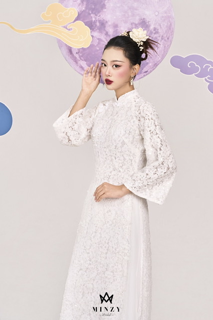 Áo dài trắng ren xuông 02