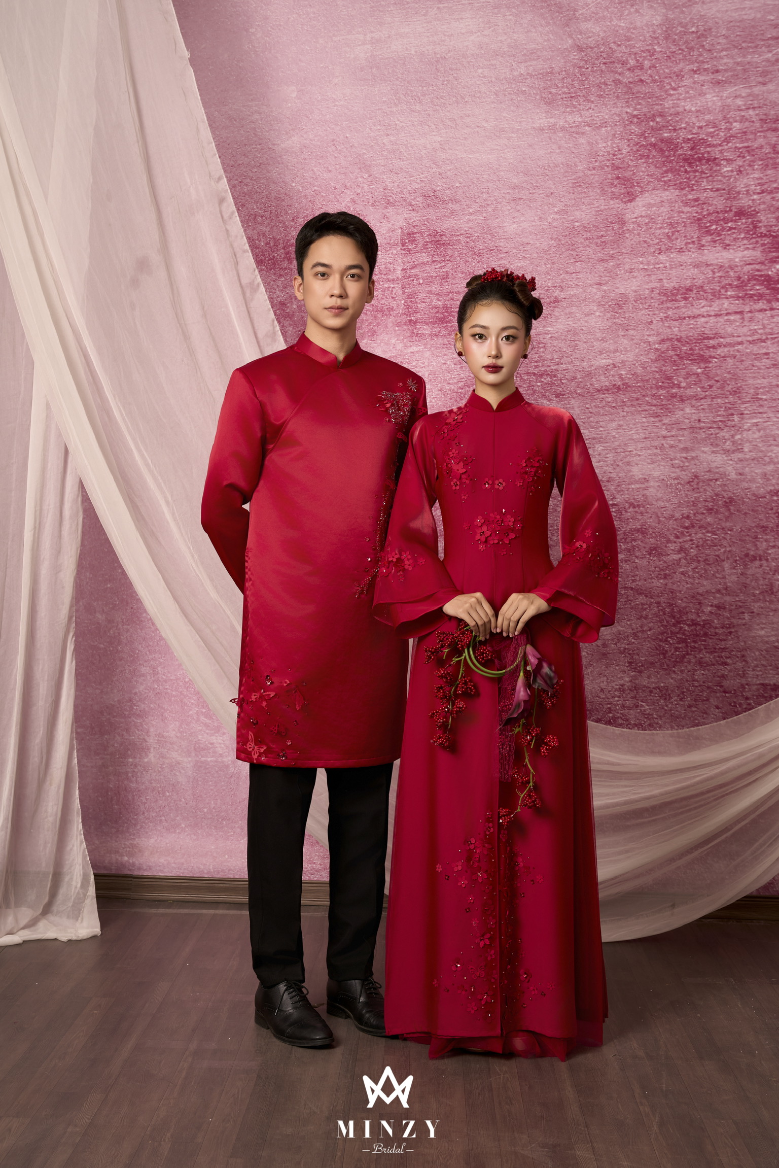 Áo dài cặp đỏ  42